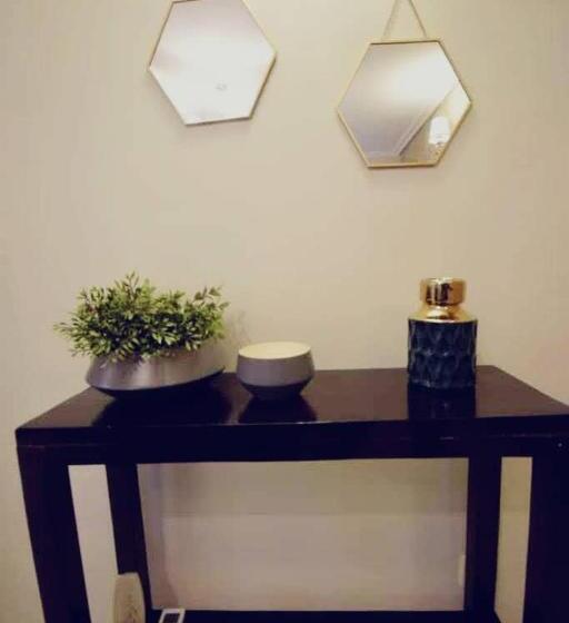 آپارتمان 1 خوابه, Stone House   Makepe, Douala