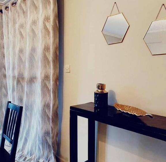 آپارتمان 1 خوابه, Stone House   Makepe, Douala