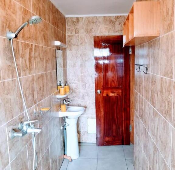 آپارتمان 1 خوابه همکف, Stone House   Makepe, Douala