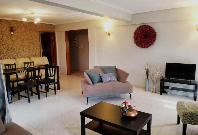 آپارتمان 1 خوابه, Stone House   Makepe, Douala