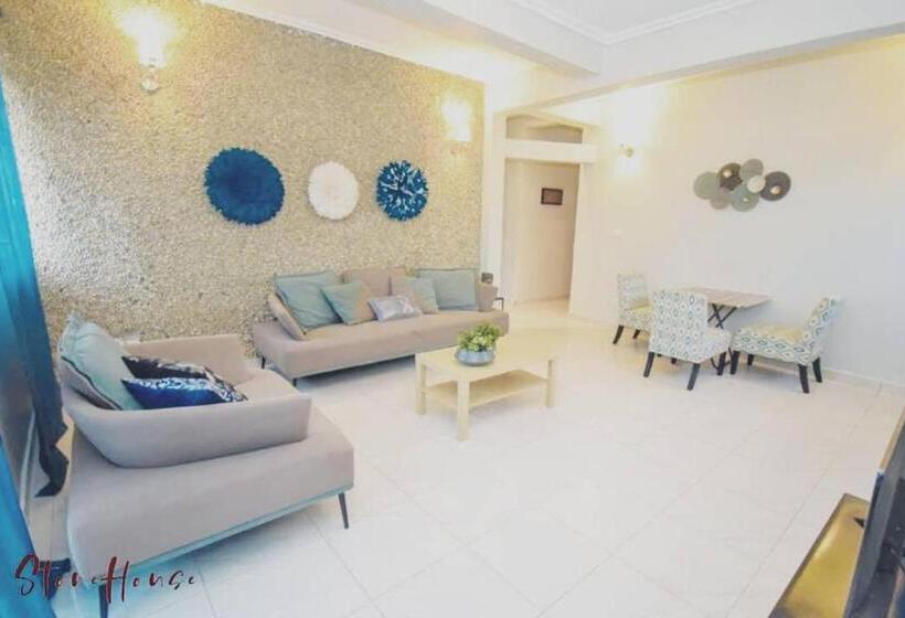 آپارتمان 1 خوابه همکف, Stone House   Makepe, Douala