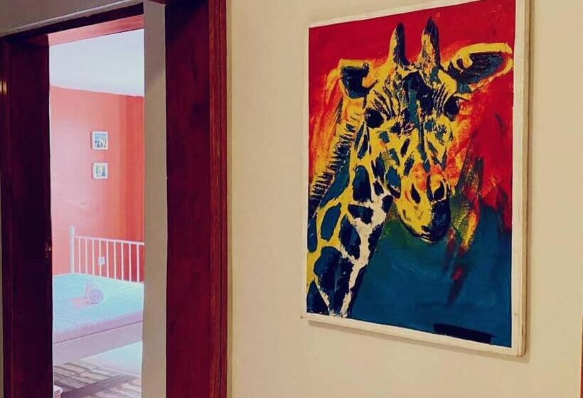 آپارتمان 1 خوابه, Stone House   Makepe, Douala