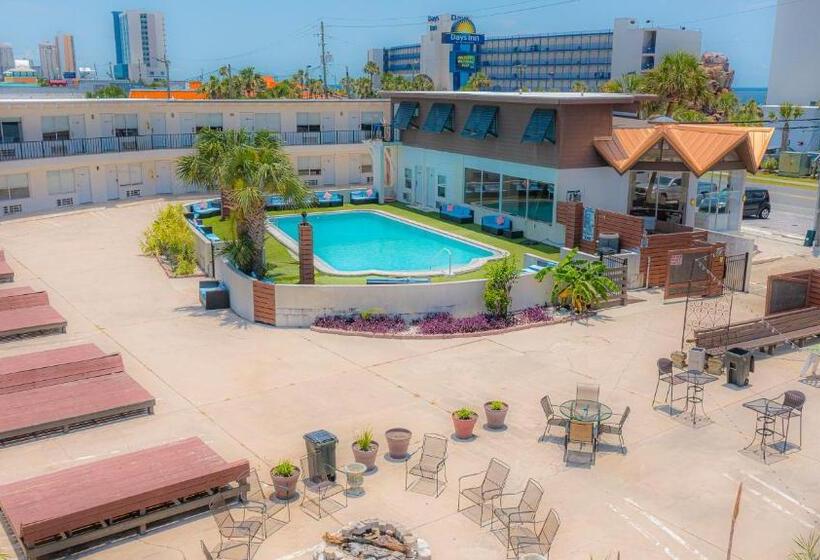 Люкс, Banana Peel Lodge