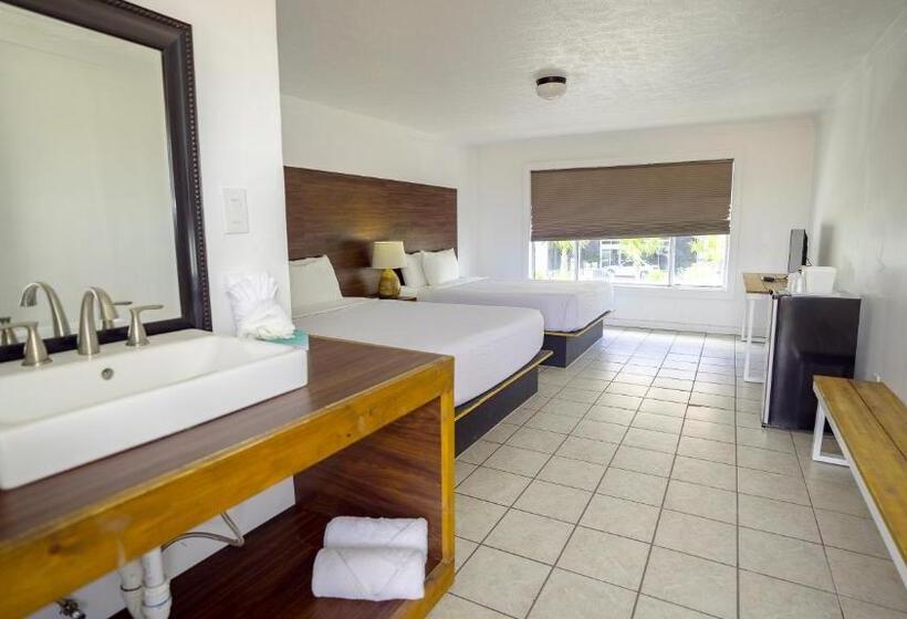 جناح, Banana Peel Lodge