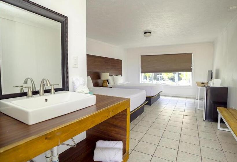 جناح, Banana Peel Lodge