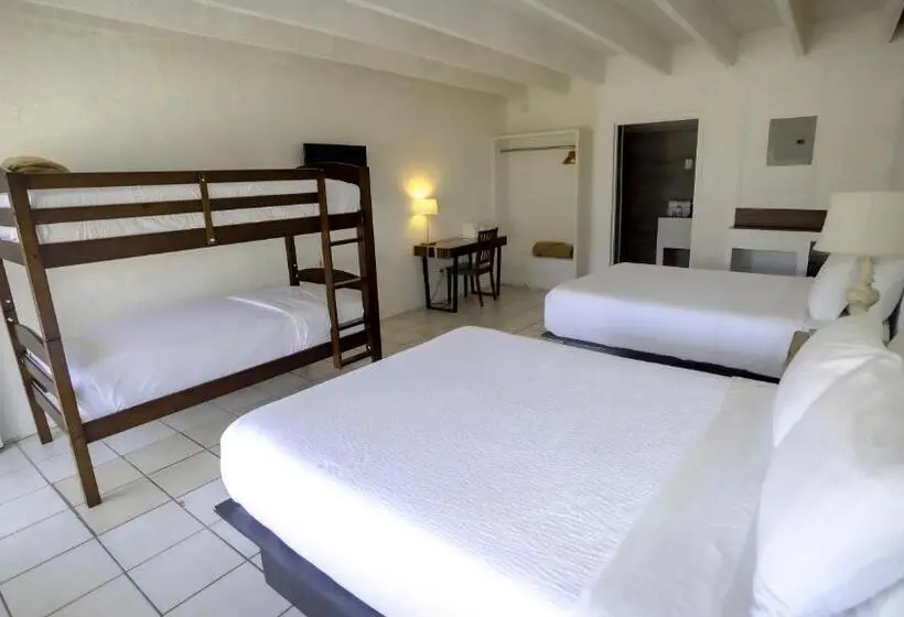 سوییت لوکس, Banana Peel Lodge