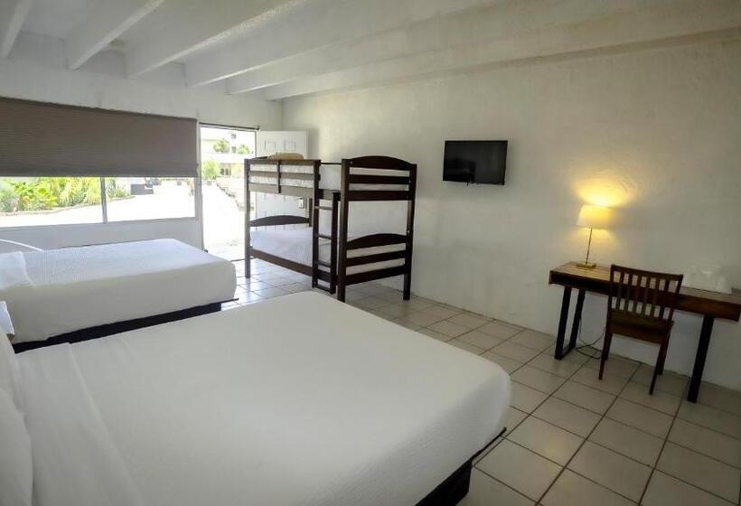 جناح ديلوكس, Banana Peel Lodge