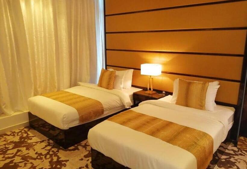 Полулюкс, Golden Dream