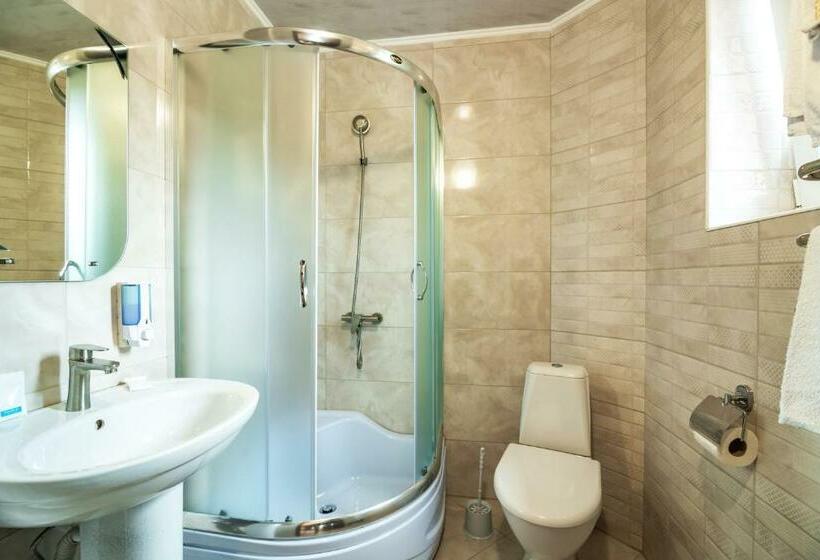 اتاق استاندارد, Familiia