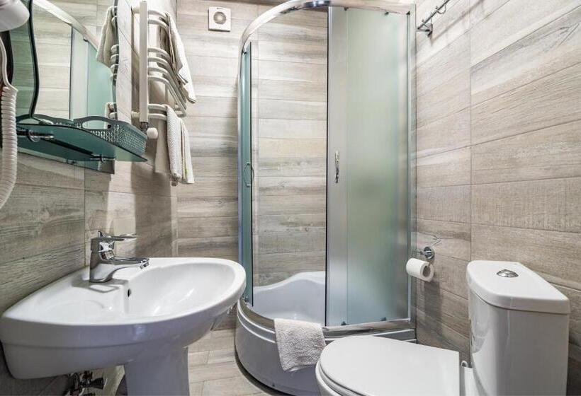 اتاق سوپریور سه تخته, Familiia