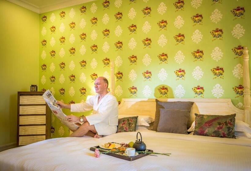 スーペリアースイート, Rose Amer