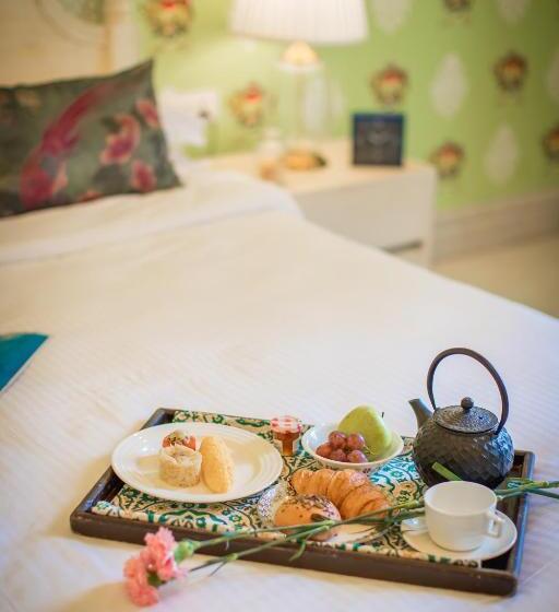 スーペリアースイート, Rose Amer