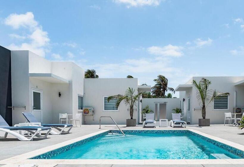 آپارتمان 1 خوابه, The Palm Leaf Apartments