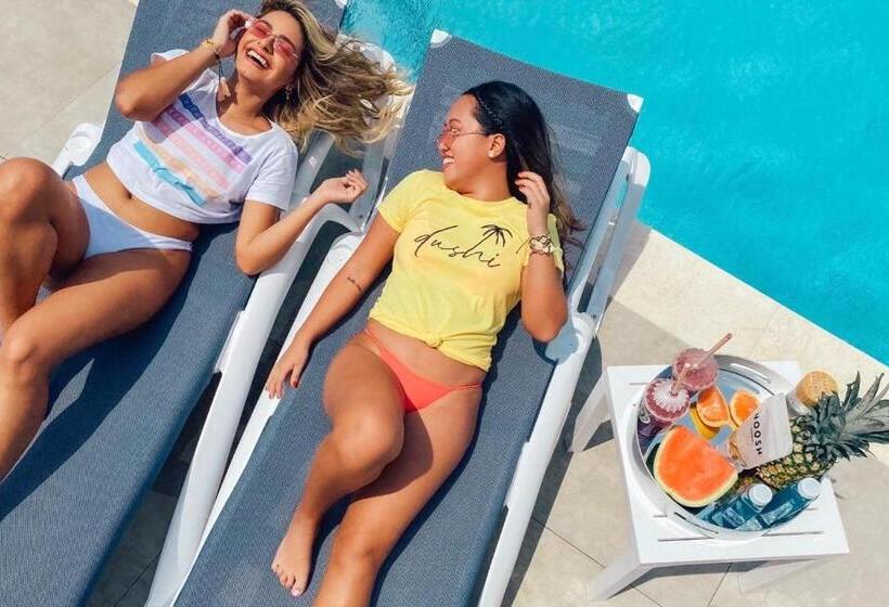 آپارتمان 1 خوابه, The Palm Leaf Apartments