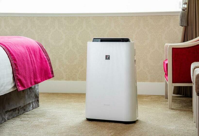 جناح, Takarazuka