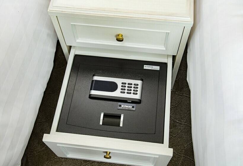 غرفة قياسية فردية, Takarazuka