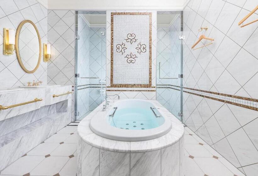 جناح, Takarazuka