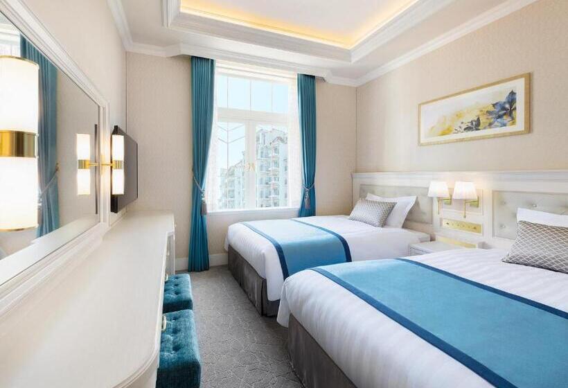 غرفة قياسية, Takarazuka