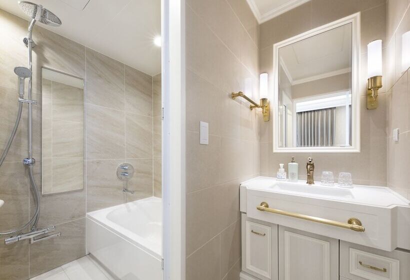 غرفة ديلوكس, Takarazuka