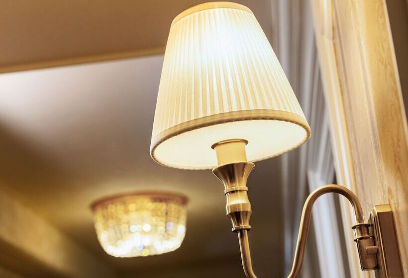 جناح, Takarazuka