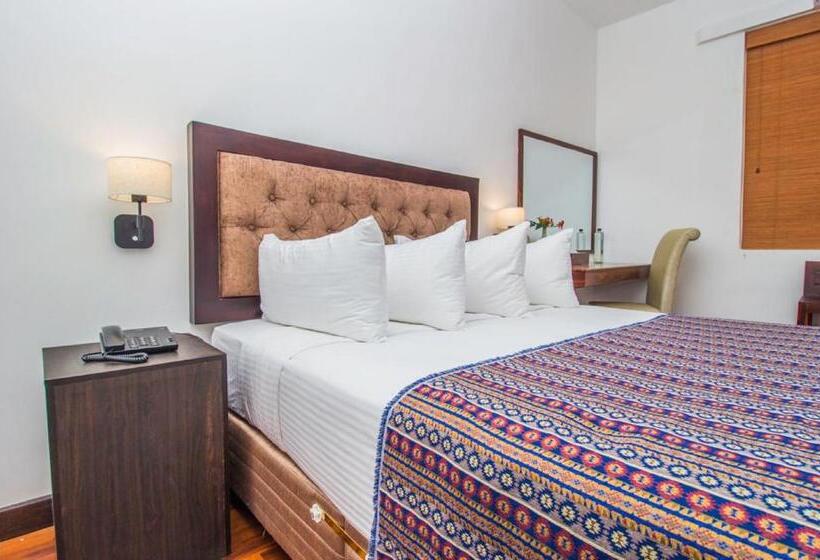 Quarto Deluxe, Pearl Royal Hotel, Colombo
