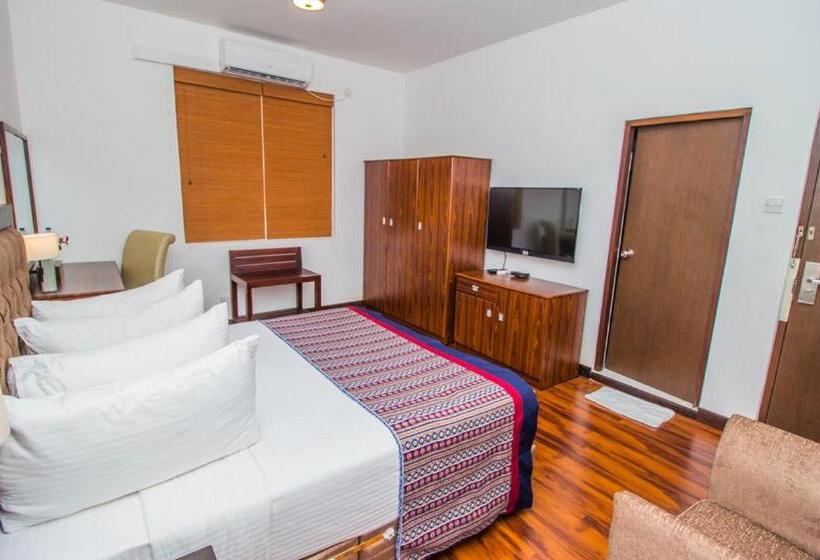 Quarto Deluxe, Pearl Royal Hotel, Colombo