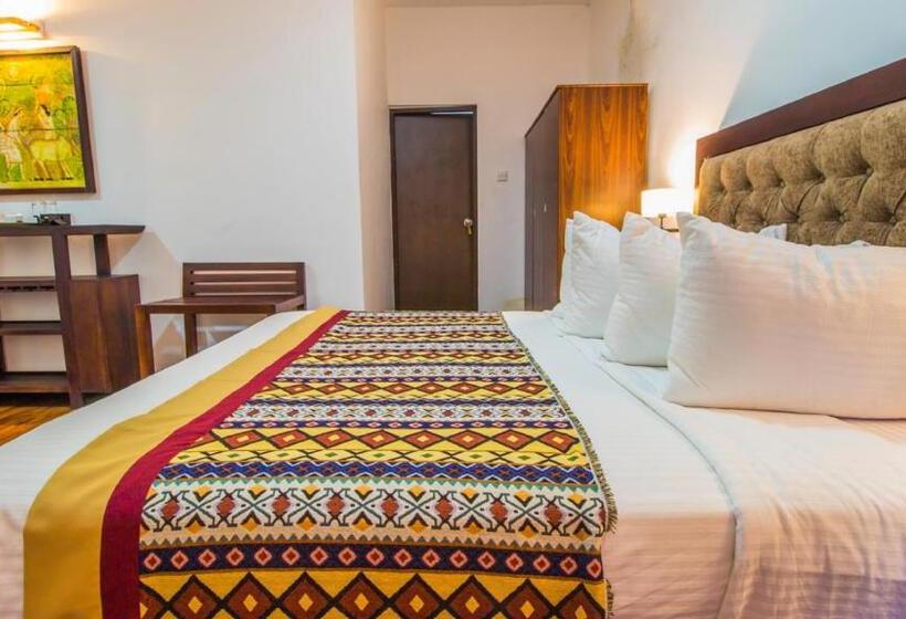 Quarto Estandar, Pearl Royal Hotel, Colombo