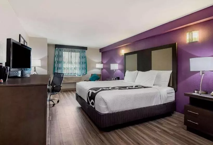 身障者適用キングサイズベッドルーム, La Quinta Inn By Wyndham West Long Branch