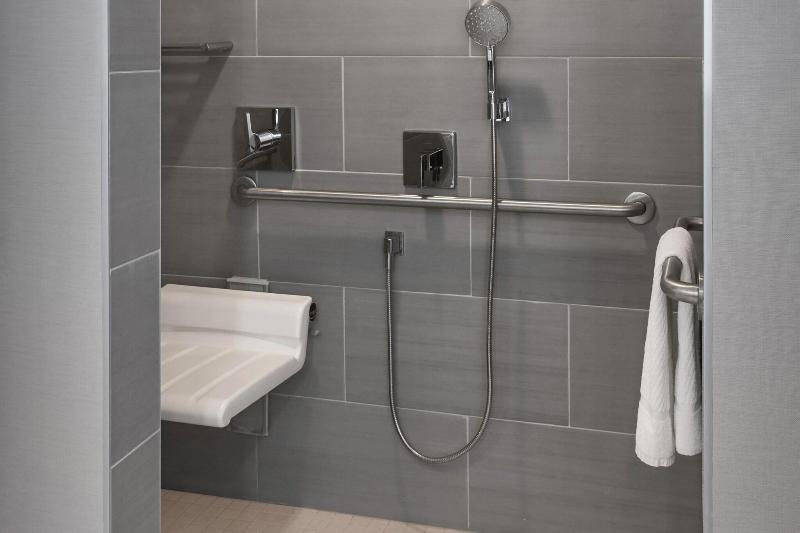 غرفة قياسية سرير كينج, Marriott Philadelphia West