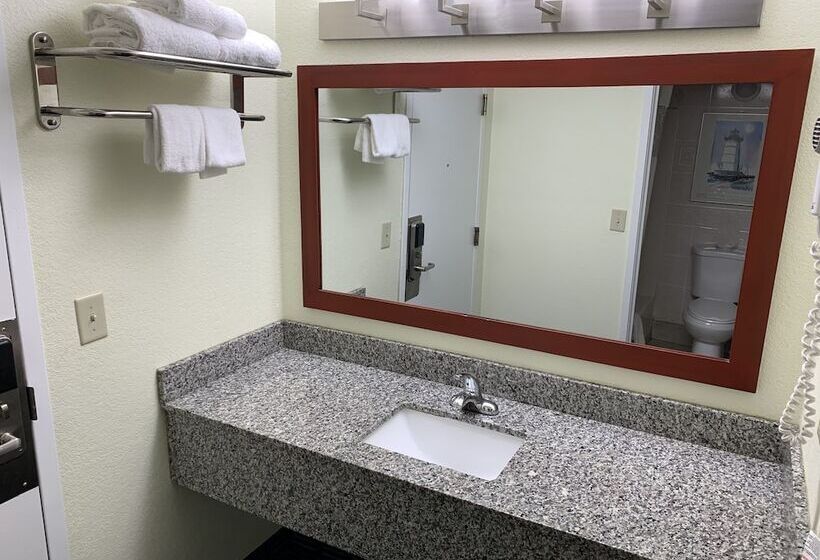 Номер Стандарт 2 Двуспальные Кровати, The Mariner Resort Cape Cod By The Red Collection