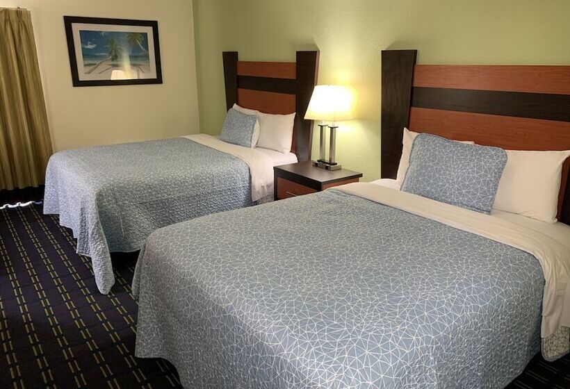 חדר סטנדרט שתי מיטות זוגיות, The Mariner Resort Cape Cod By The Red Collection