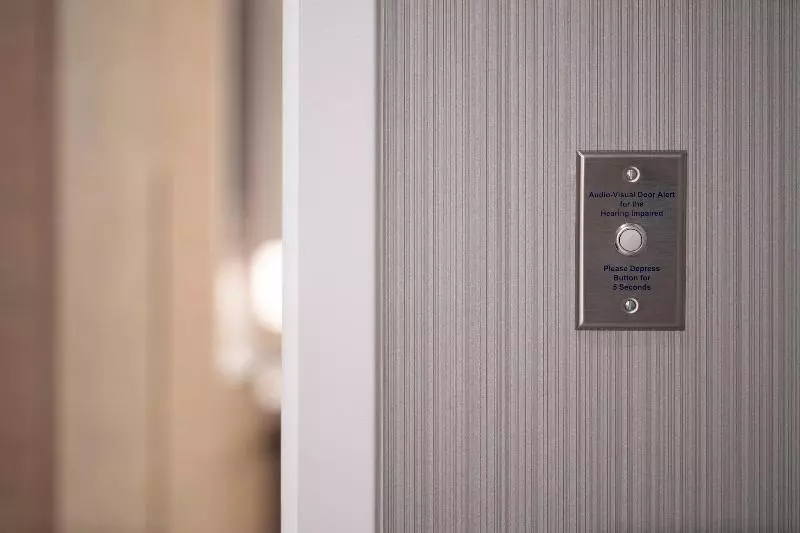 اتاق استاندارد با تخت دو نفره بزرگ برای معلولان, The Westin Anaheim Resort