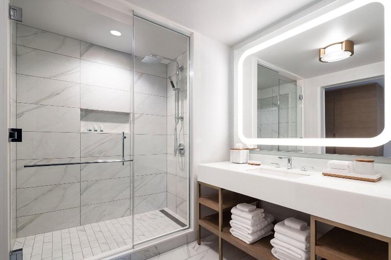 身障者適用クイーンサイズベッドルーム, The Westin Anaheim Resort