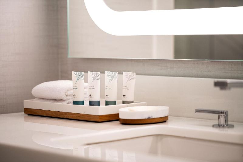 身障者適用クイーンサイズベッドルーム, The Westin Anaheim Resort