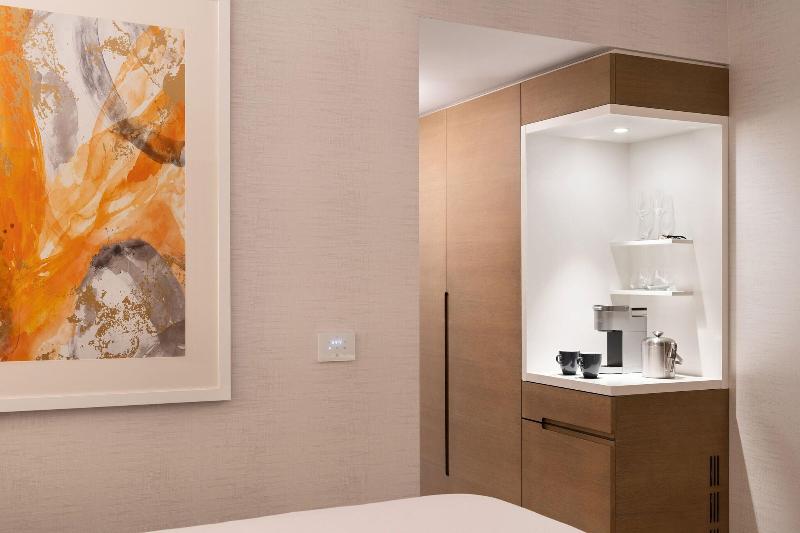 身障者適用クイーンサイズベッドルーム, The Westin Anaheim Resort