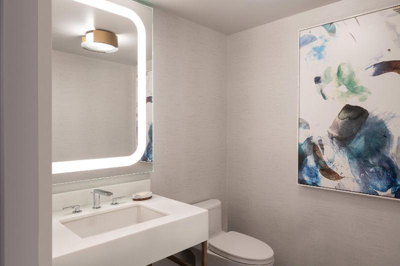 スイート, The Westin Anaheim Resort