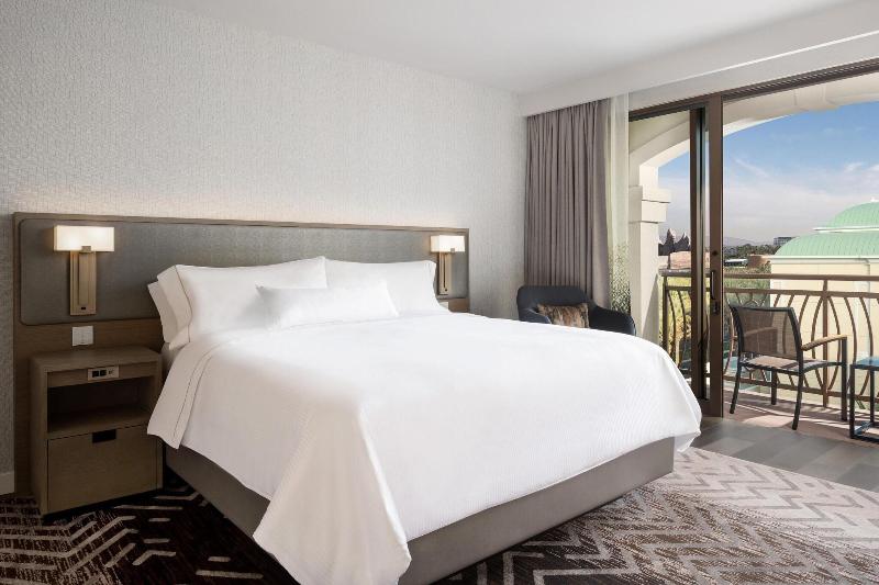 スイート, The Westin Anaheim Resort