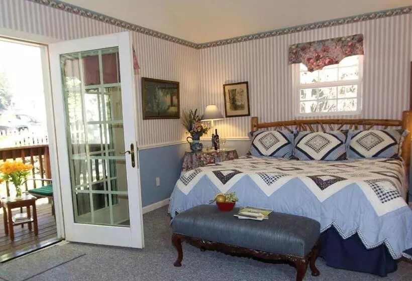 اتاق لوکس با تخت بزرگ, Mccaffrey House Bed And Breakfast Inn