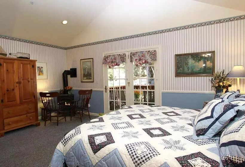 اتاق لوکس با تخت بزرگ, Mccaffrey House Bed And Breakfast Inn