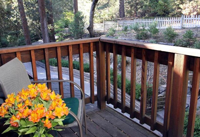 Номер Deluxe Кровать Кинг, Mccaffrey House Bed And Breakfast Inn