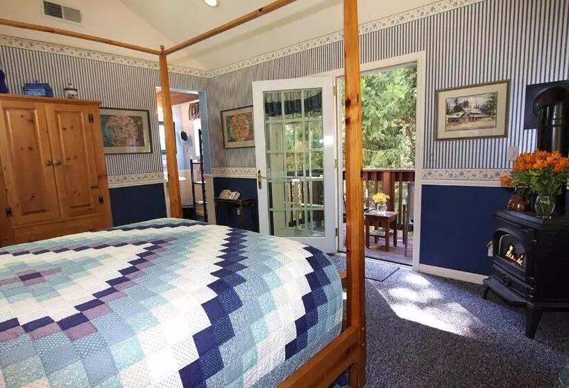 اتاق لوکس, Mccaffrey House Bed And Breakfast Inn