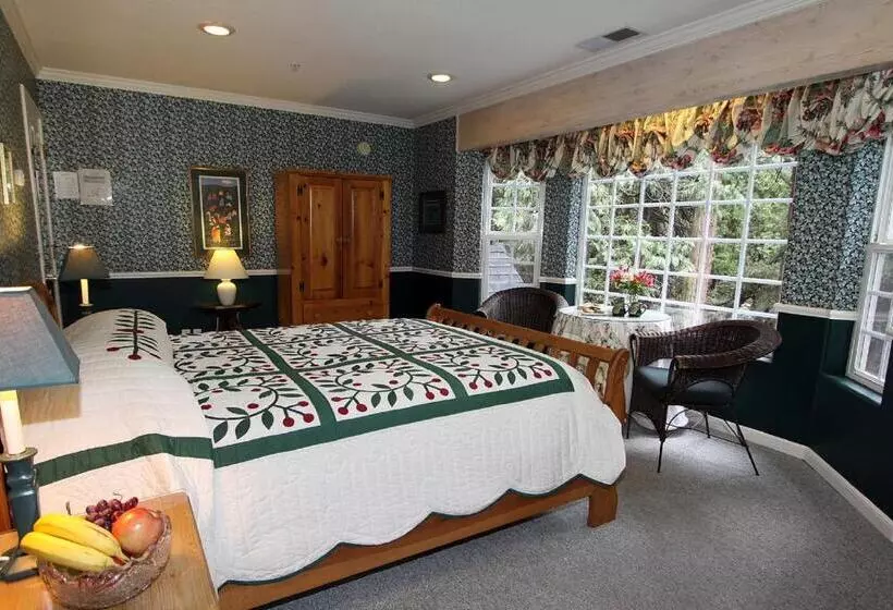 اتاق لوکس, Mccaffrey House Bed And Breakfast Inn