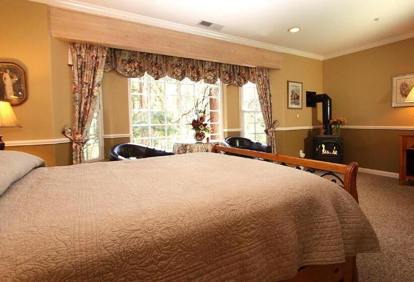 Номер Deluxe, Mccaffrey House Bed And Breakfast Inn