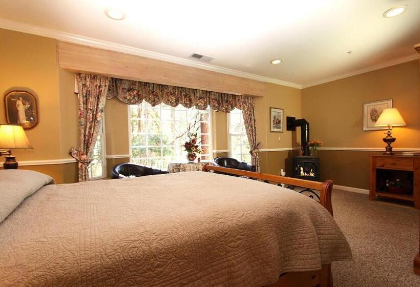 Номер Deluxe, Mccaffrey House Bed And Breakfast Inn