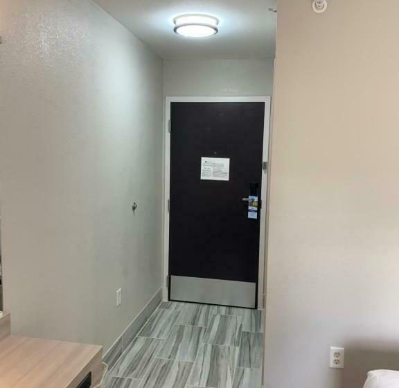 Номер Deluxe Кровать Кинг, Microtel Inn By Wyndham Charlotte Airport