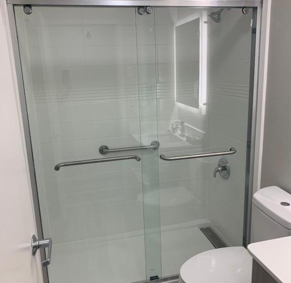 Номер Стандарт, Microtel Inn By Wyndham Charlotte Airport