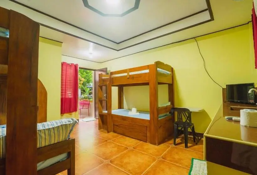 Chambre Familiale, Jorge Transient House