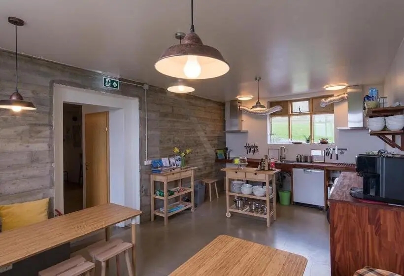 اتاق استاندارد چهارنفره با سرویس بهداشتی مشترک, Skyrhusid Hi Hostel