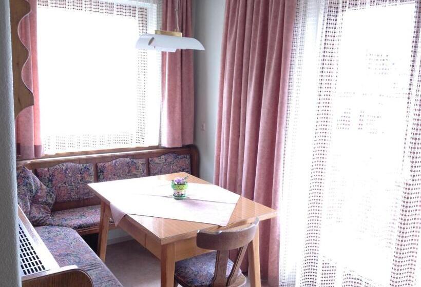 2 Bedrooms Apartment Lake View, Pension Seerose