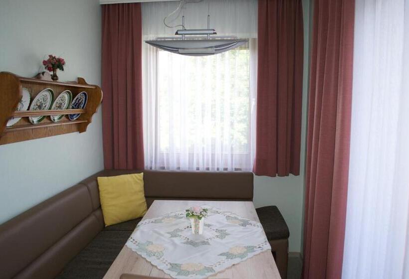 2 Bedrooms Apartment Lake View, Pension Seerose